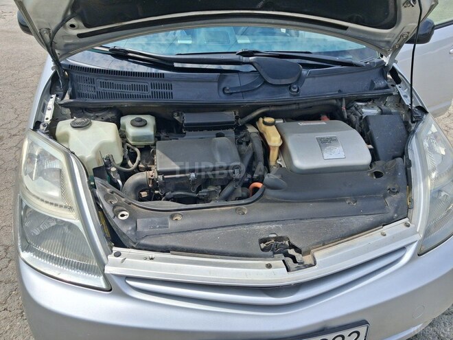 Toyota Prius-4