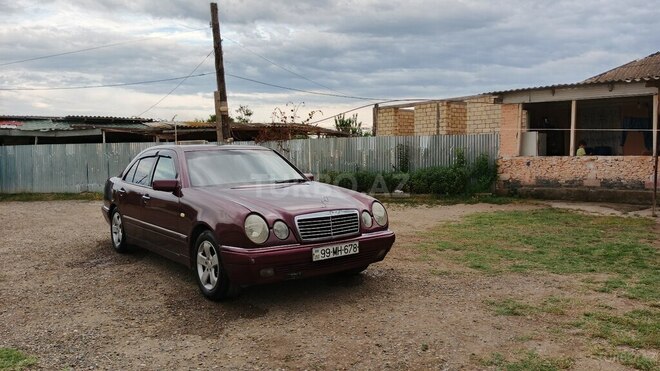 Mercedes E 230-2