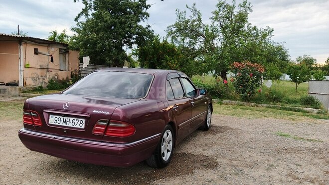 Mercedes E 230-6