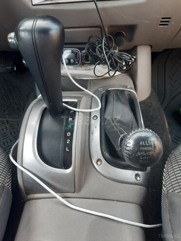 Mitsubishi L200-9