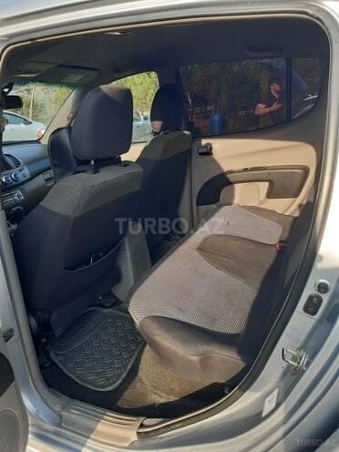 Mitsubishi L200-10
