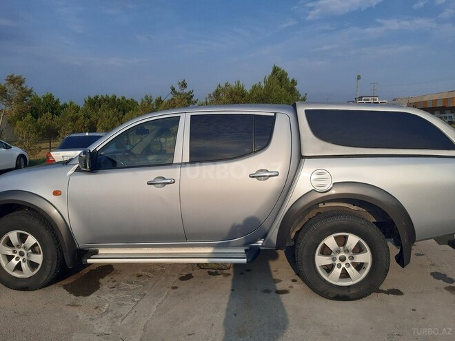 Mitsubishi L200-4