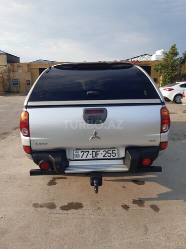 Mitsubishi L200-2