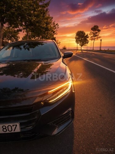 Honda Insight-2