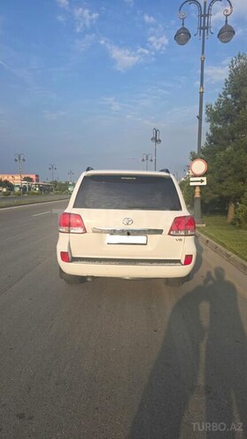 Toyota Land Cruiser-2