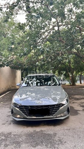 Hyundai Elantra-1