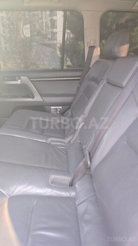 Toyota Land Cruiser-3