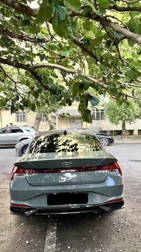 Hyundai Elantra-4