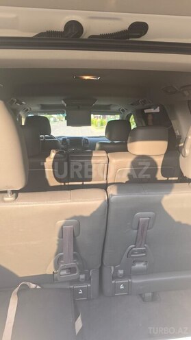 Toyota Land Cruiser-11