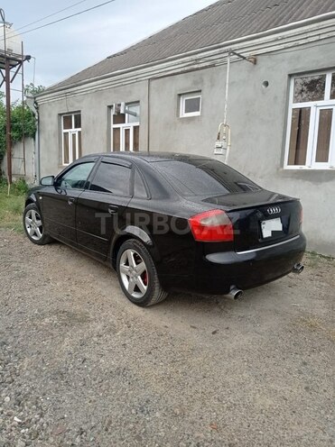 Audi A4-3