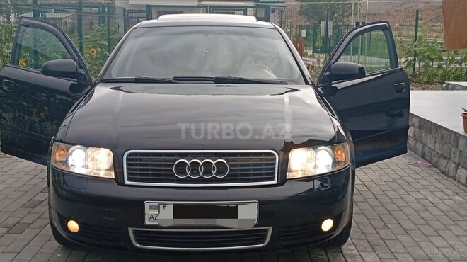 Audi A4-2