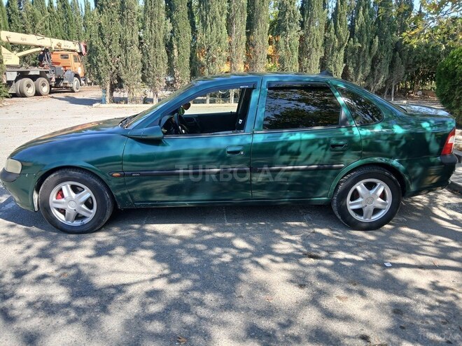Opel Vectra-4