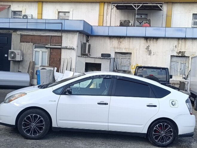 Toyota Prius-4