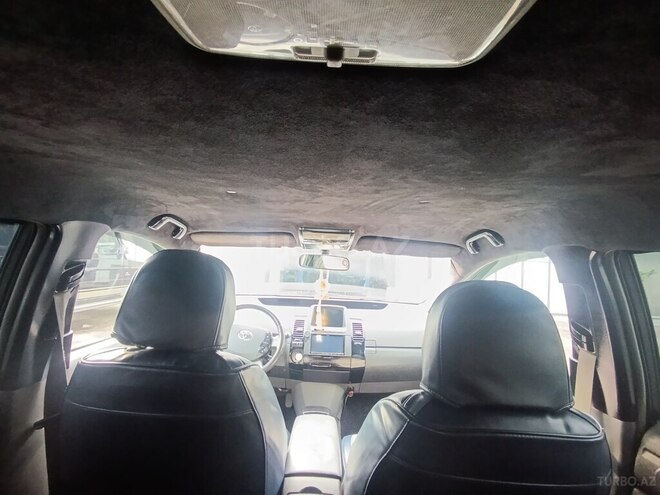 Toyota Prius-7