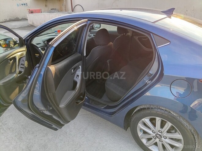 Hyundai Elantra-7