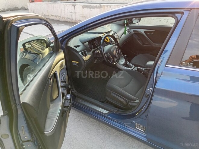 Hyundai Elantra-5