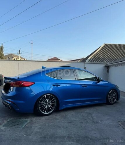 Hyundai Elantra-4