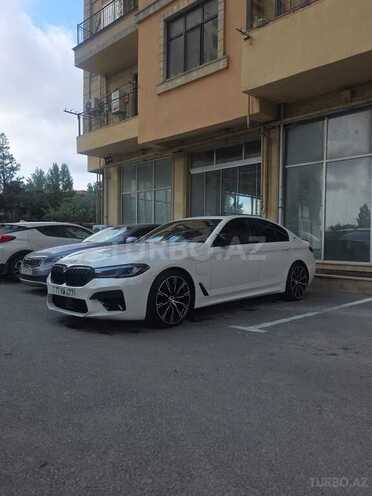 BMW 530e-10