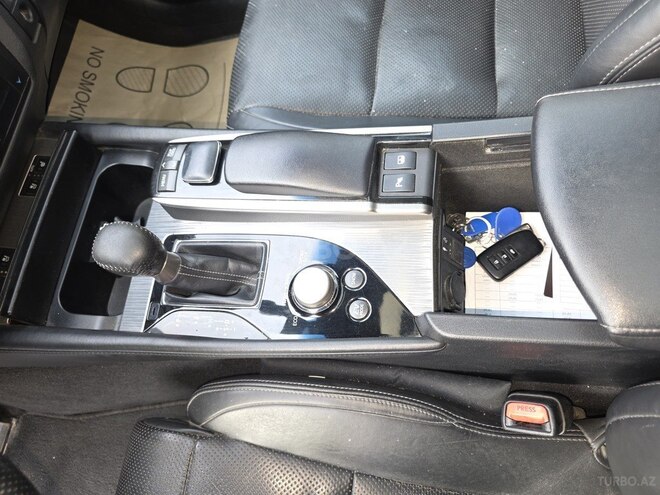 Lexus GS 450h-12