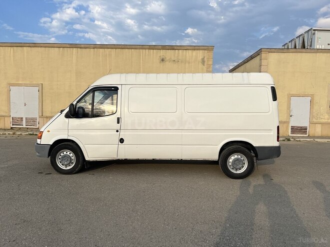 Ford Transit-2