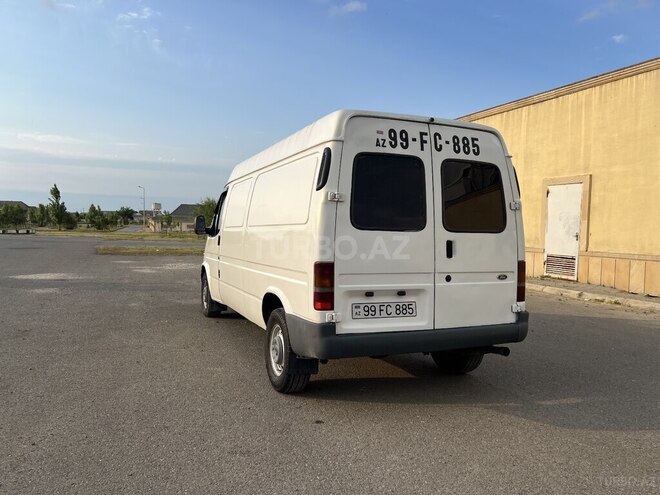 Ford Transit-3