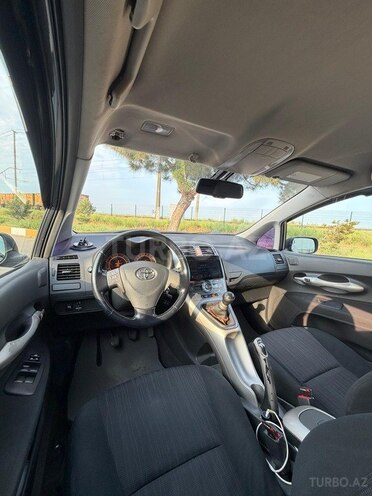 Toyota Auris-6
