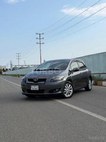 Toyota Auris-1