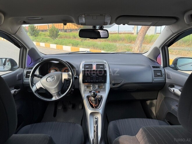 Toyota Auris-3