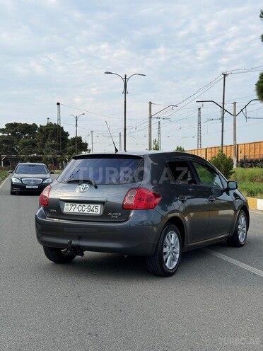 Toyota Auris-2