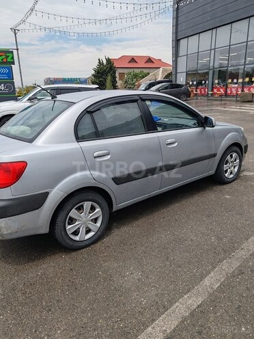 Kia Rio-5