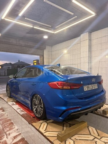 Hyundai Elantra-9