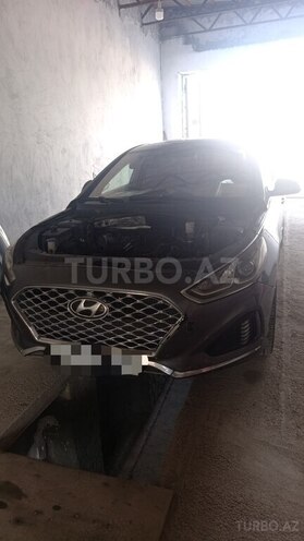 Hyundai Sonata-1