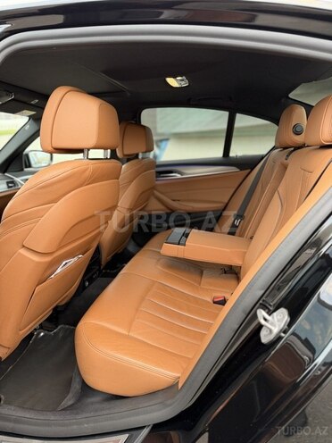 BMW 530e-8