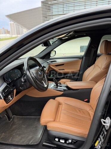 BMW 530e-7