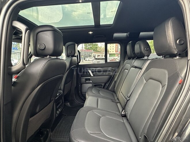 Land Rover Defender-23