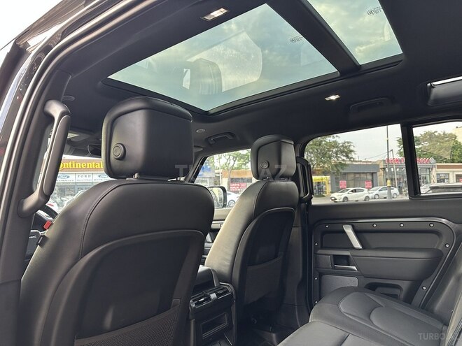 Land Rover Defender-24