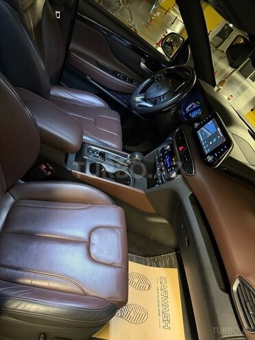 Hyundai Santa Fe-14