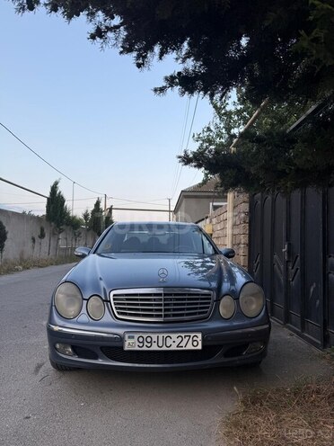 Mercedes E 270-1
