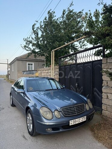 Mercedes E 270-2