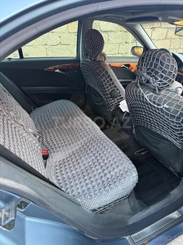 Mercedes E 270-7