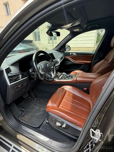BMW X7-9