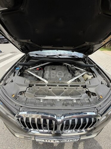 BMW X7-12