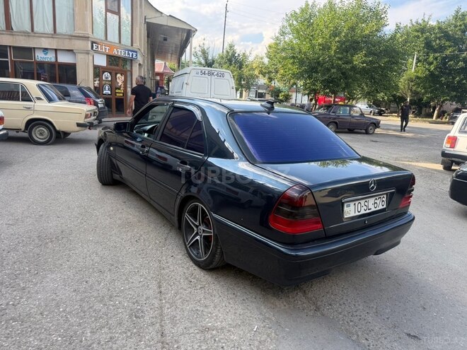 Mercedes C 240-11