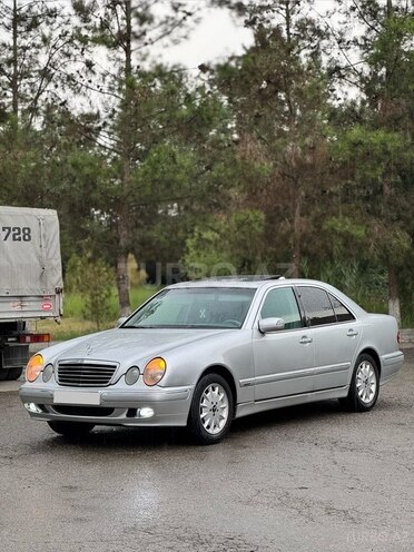 Mercedes E 240-3