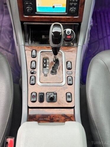 Mercedes E 240-12