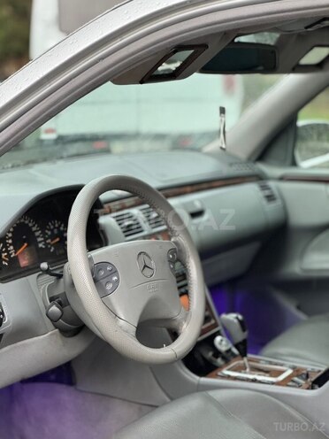Mercedes E 240-7