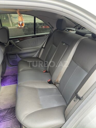 Mercedes E 240-9
