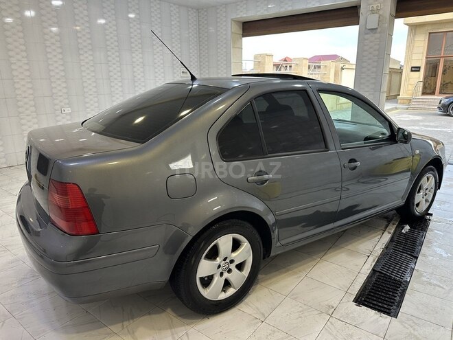 Volkswagen Jetta-4