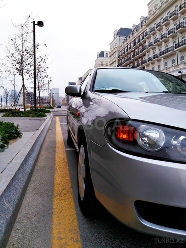 Nissan Almera-2