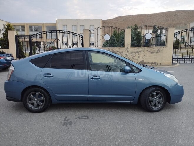 Toyota Prius-5
